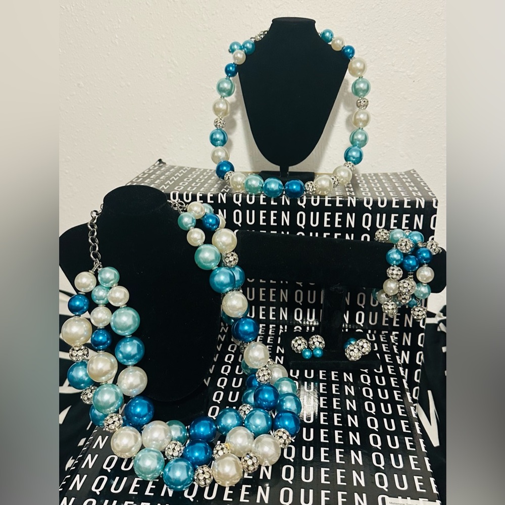 🩵🤍 BUNDLE: SASSY JONES DIAMONIQUE- TWO NECKLACES 🩵 BRACELET 🩵TWO PAIR -EARRINGS